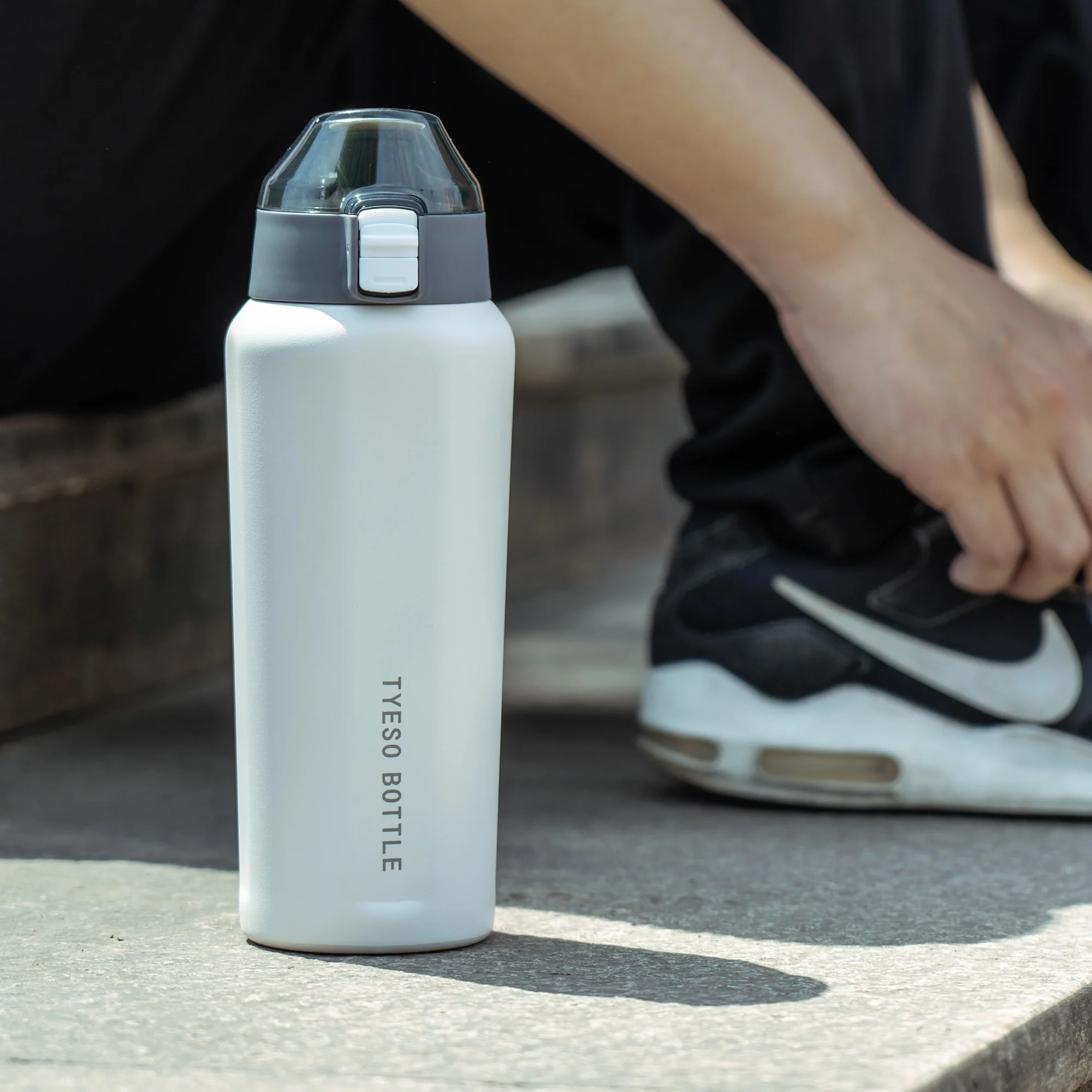 OBELISK One-Touch Sports Bottle - Image 7